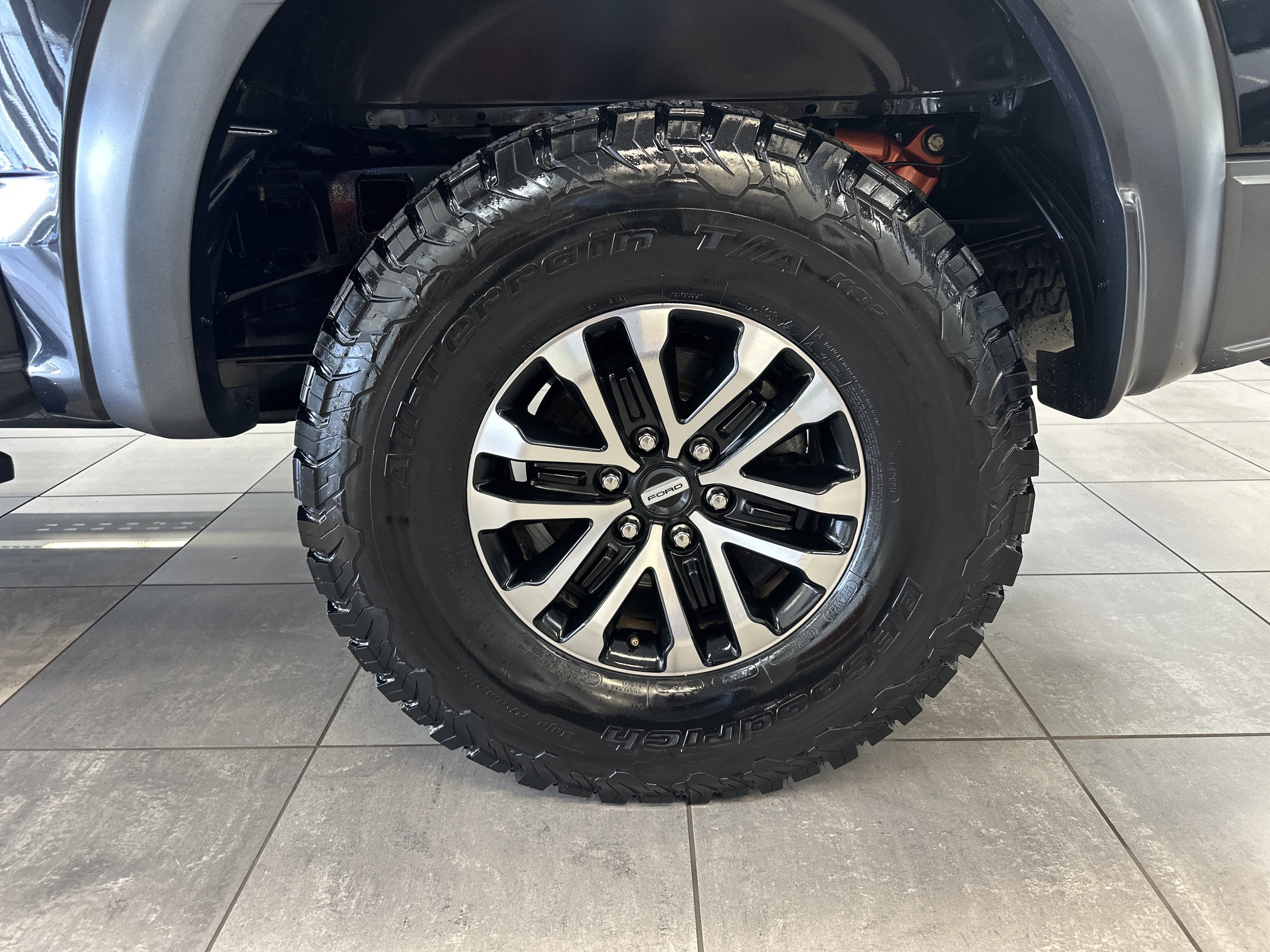 Used 2019 Ford F150 Raptor w/ Equipment Group 802A Luxury AWD/4WD image 8