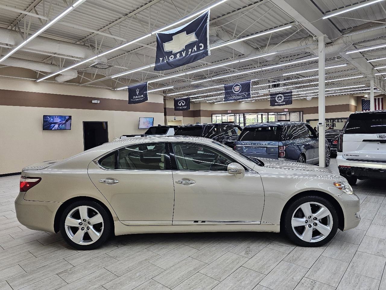 Used 2010 Lexus LS 460 Luxury image 5