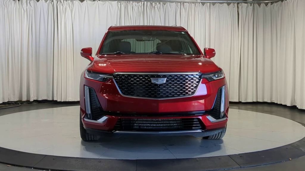 Used 2024 Cadillac XT6 Premium Luxury w/ Technology Package AWD/4WD image 3