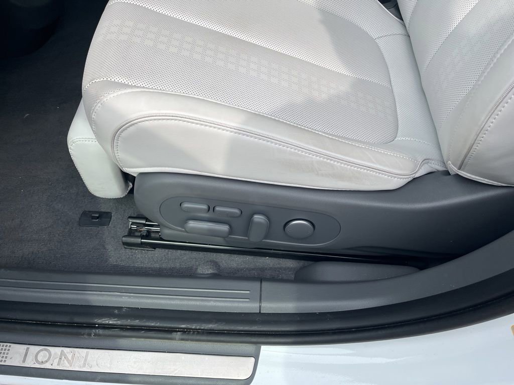 Used 2023 Hyundai Ioniq 5 Limited image 11