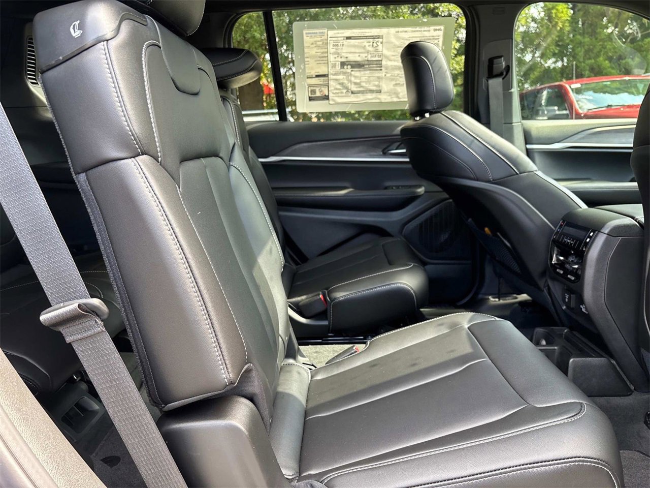 New 2025 Jeep Grand Cherokee L Limited w/ Black Appearance Package image 34