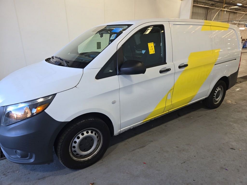 Used 2022 Mercedes-Benz Metris image 2