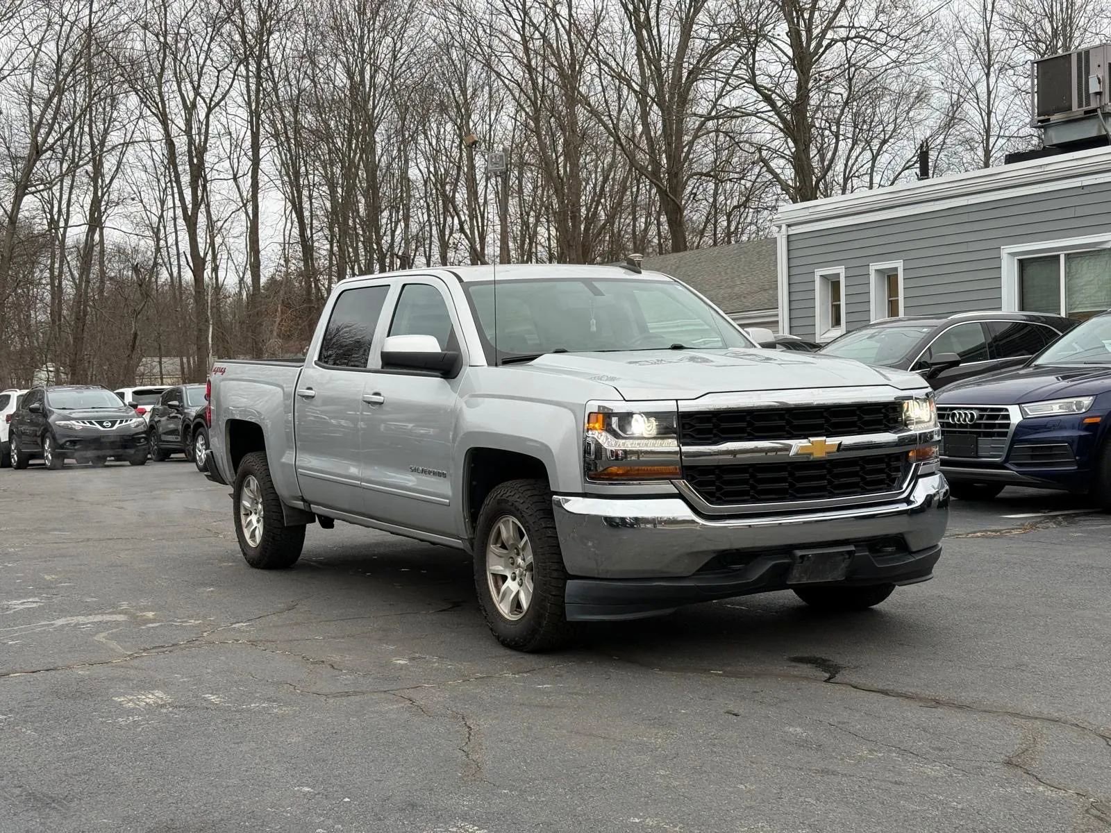Used 2018 Chevrolet Silverado 1500 LT image 2