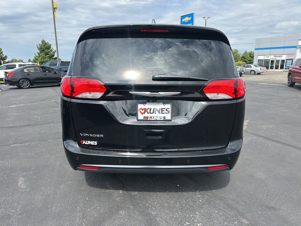 New 2026 Chrysler Voyager LX image 10
