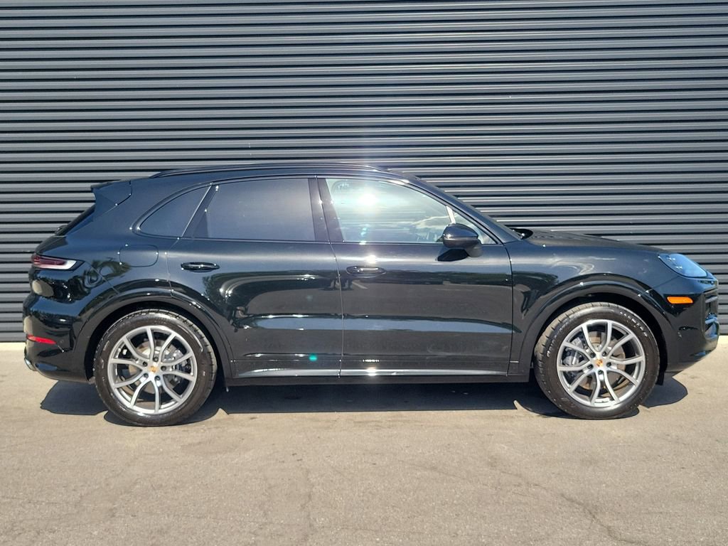 Certified 2025 Porsche Cayenne image 8