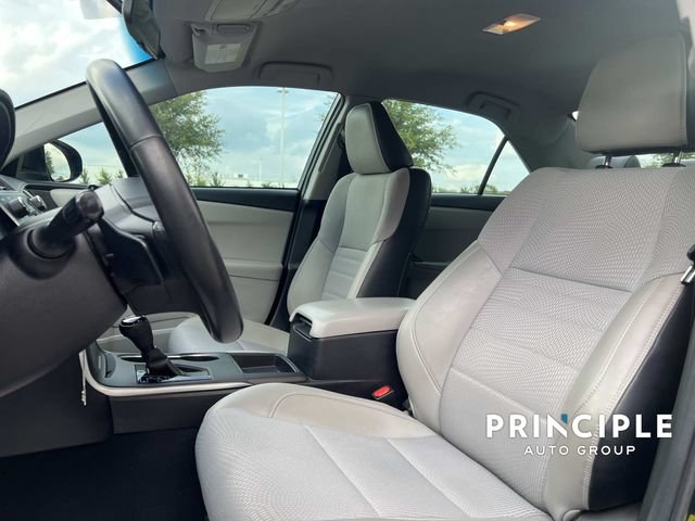 Used 2016 Toyota Camry SE FWD image 13