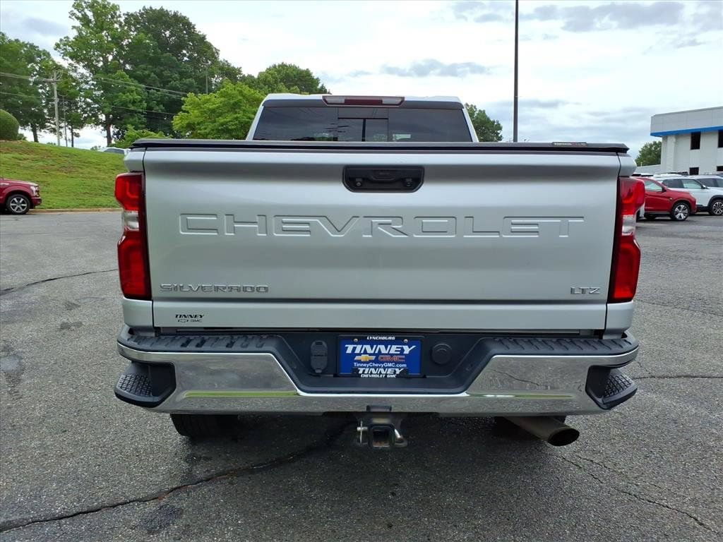 Used 2020 Chevrolet Silverado 2500 LTZ w/ LTZ Convenience Package AWD/4WD image 4