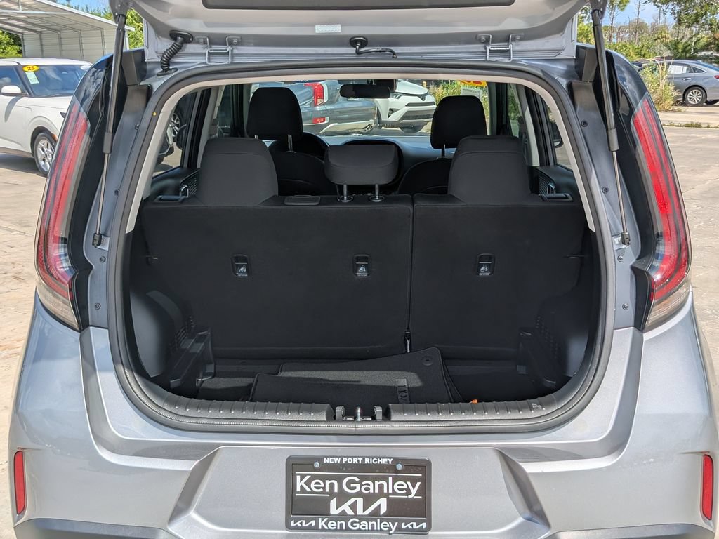 Certified 2025 Kia Soul LX w/ LX Technology Package FWD image 12