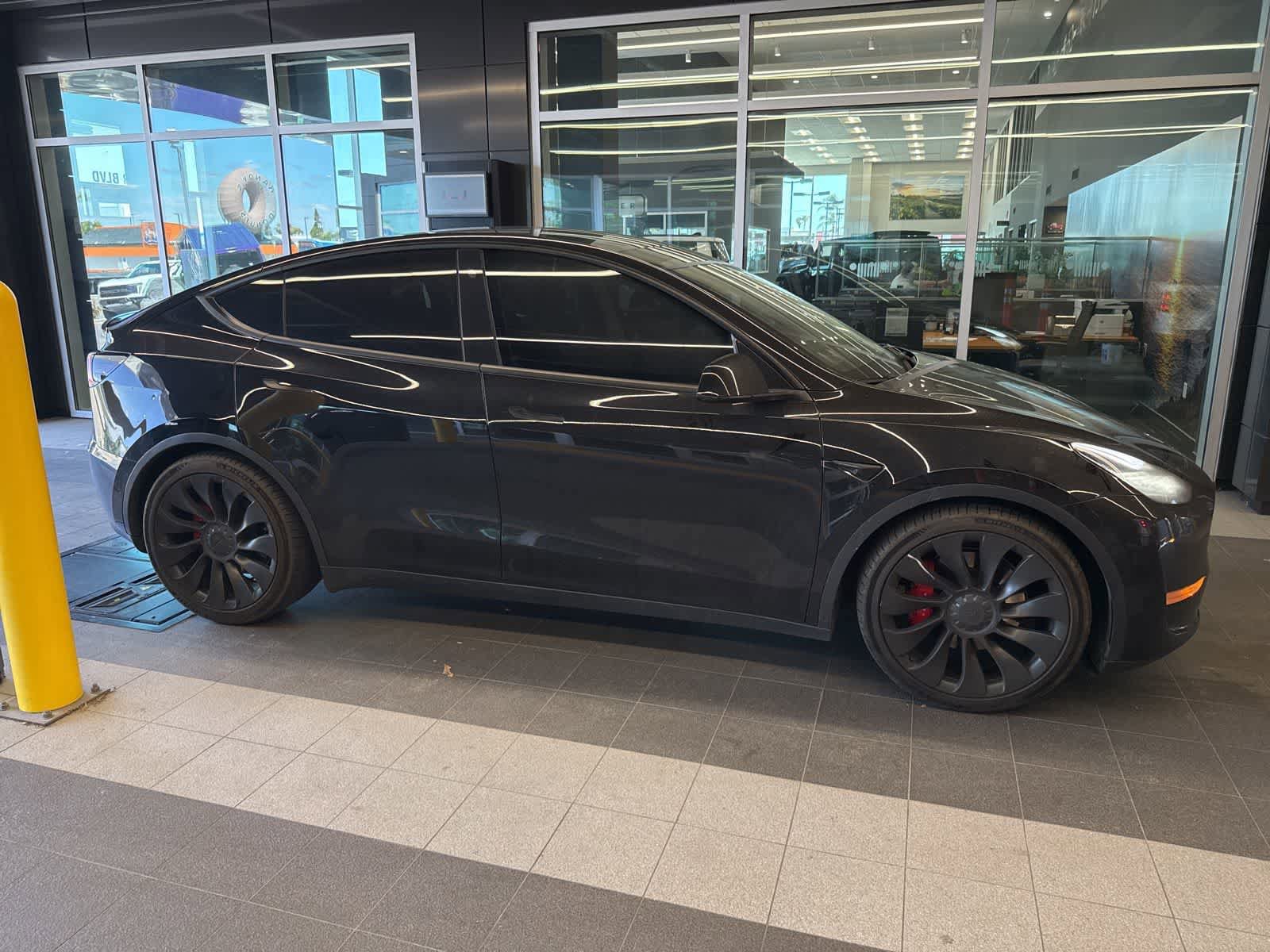 Used 2021 Tesla Model Y Performance AWD/4WD image 3