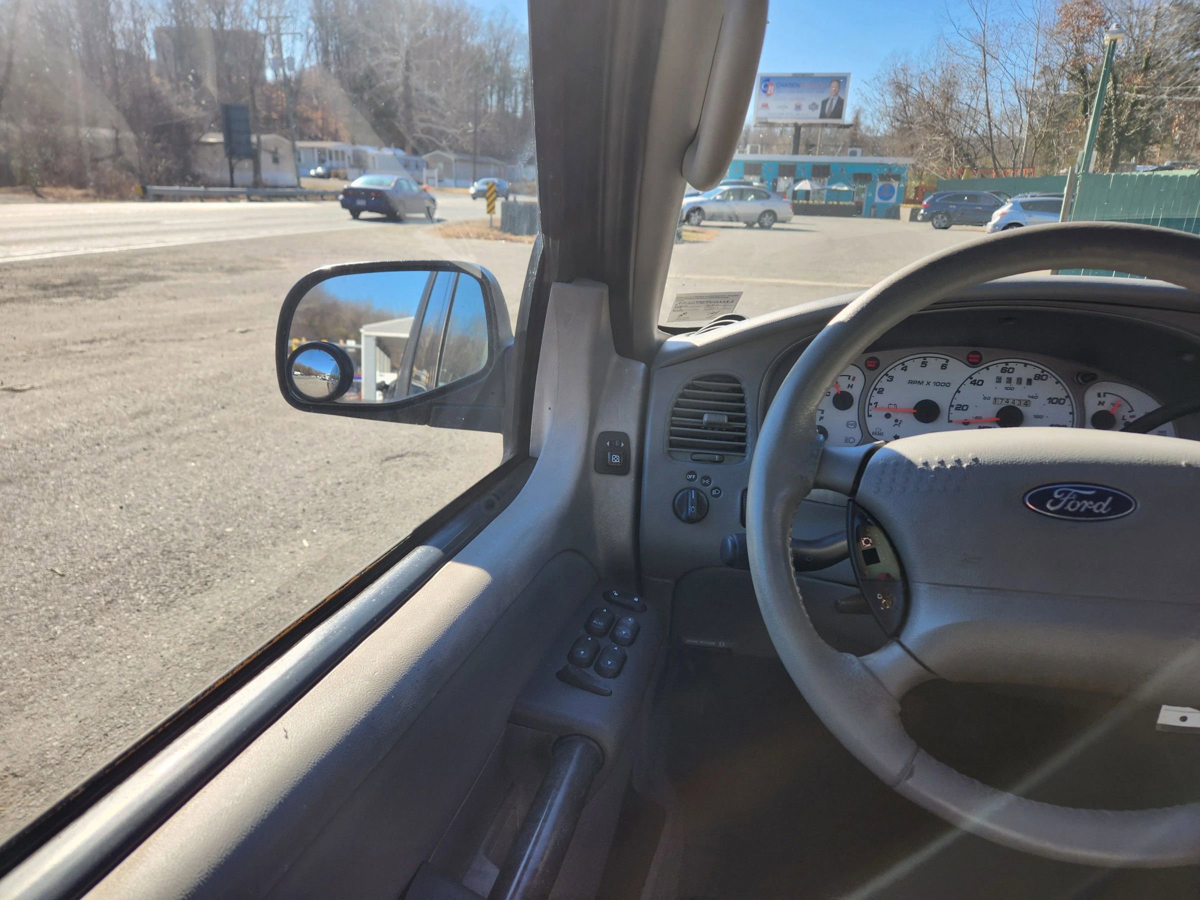 Used 2003 Ford Explorer Sport Trac XLS image 31