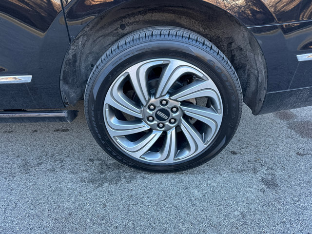 Used 2023 Lincoln Navigator L Reserve image 13