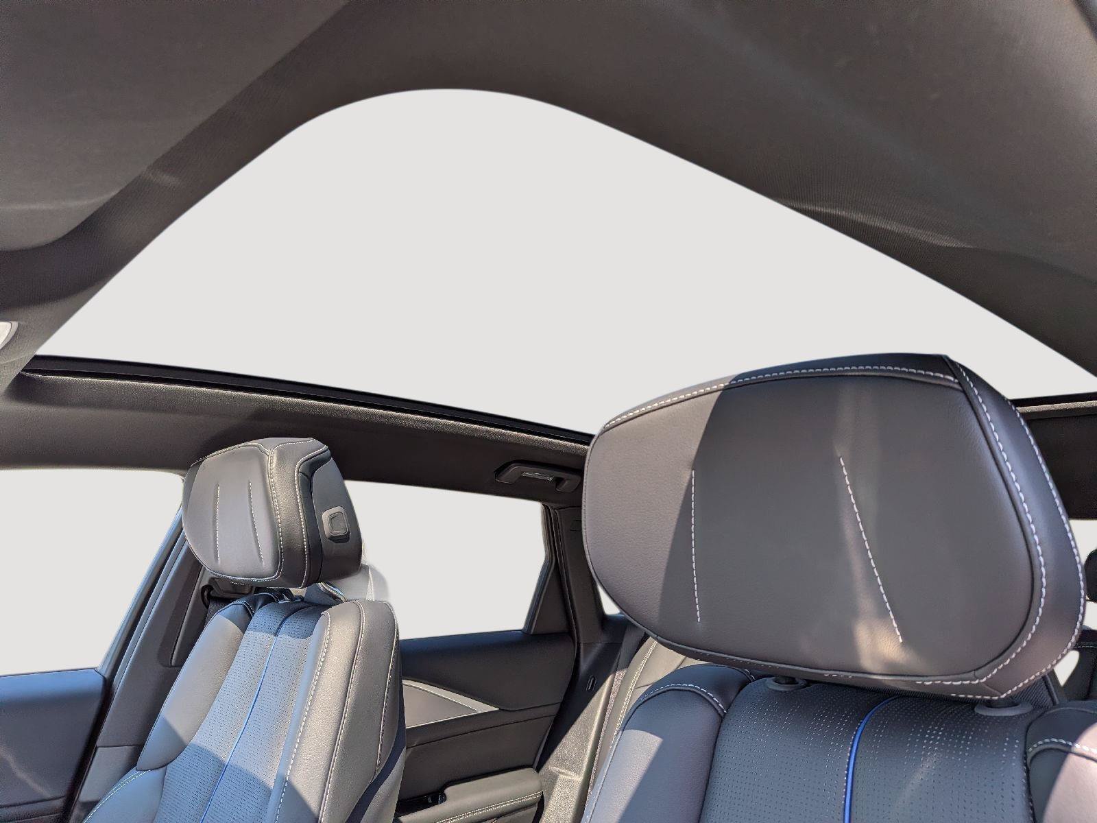 New 2027 Cadillac Lyriq Luxury AWD/4WD image 12