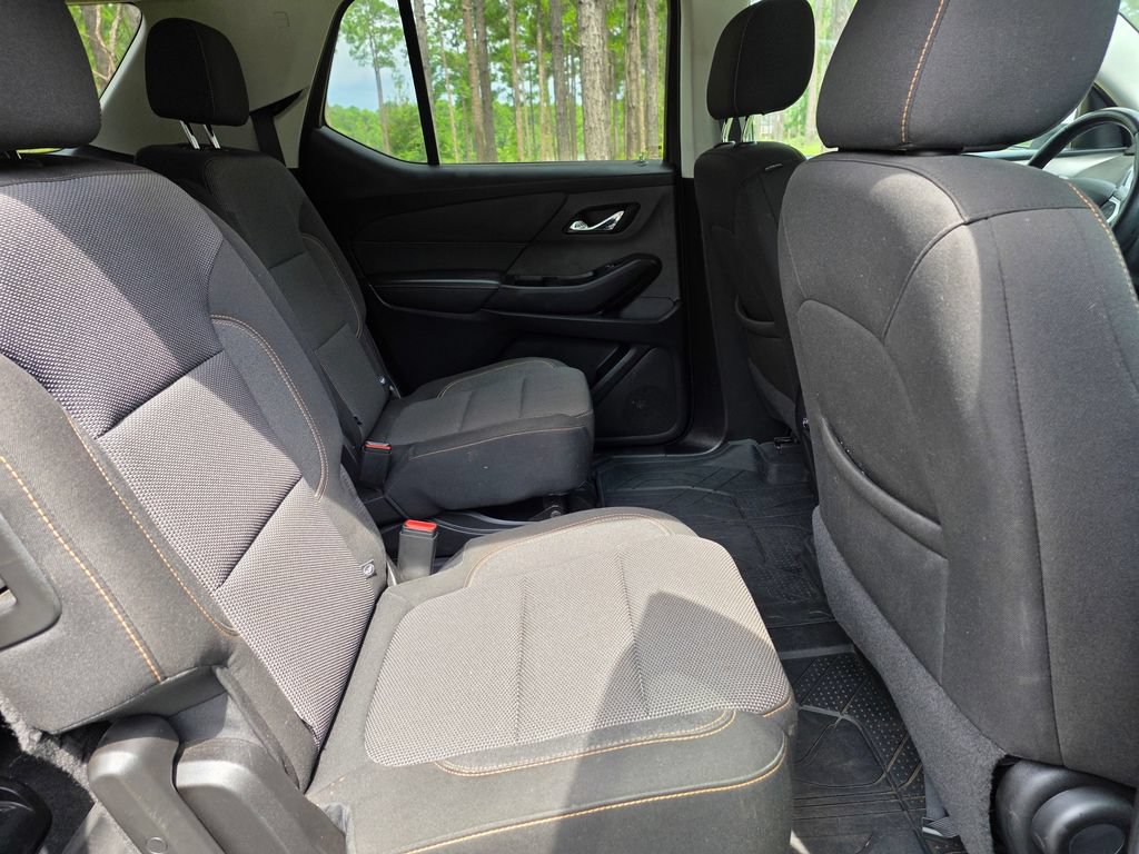 Used 2021 Chevrolet Traverse LT FWD image 20
