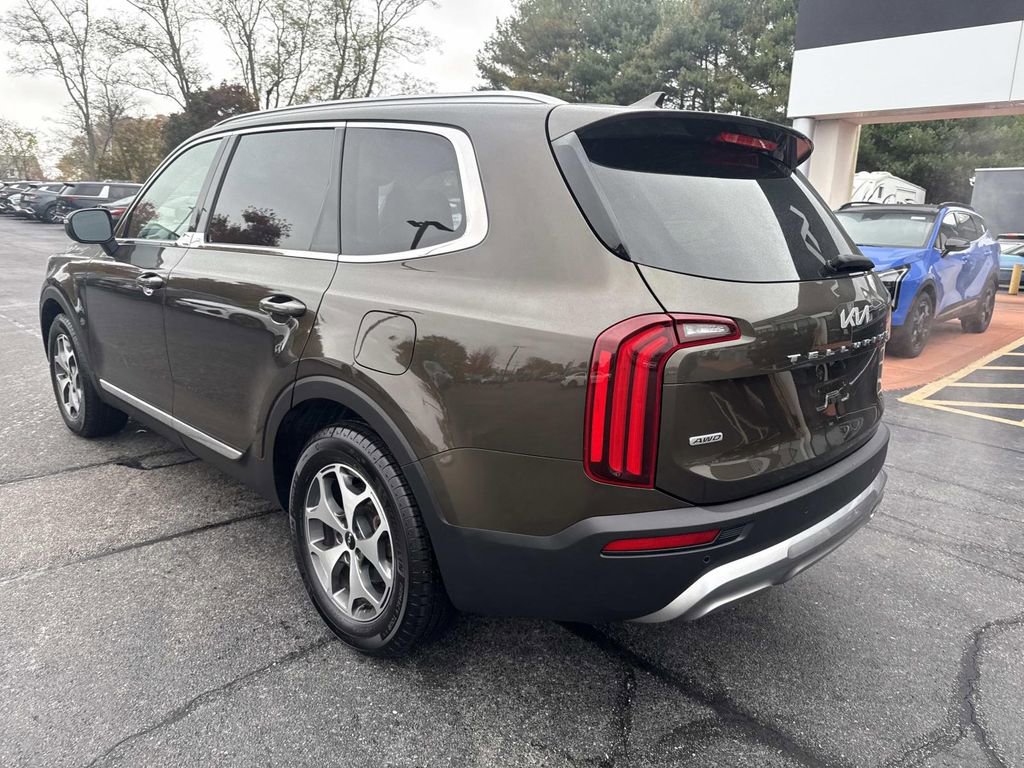 Used 2022 Kia Telluride EX image 3