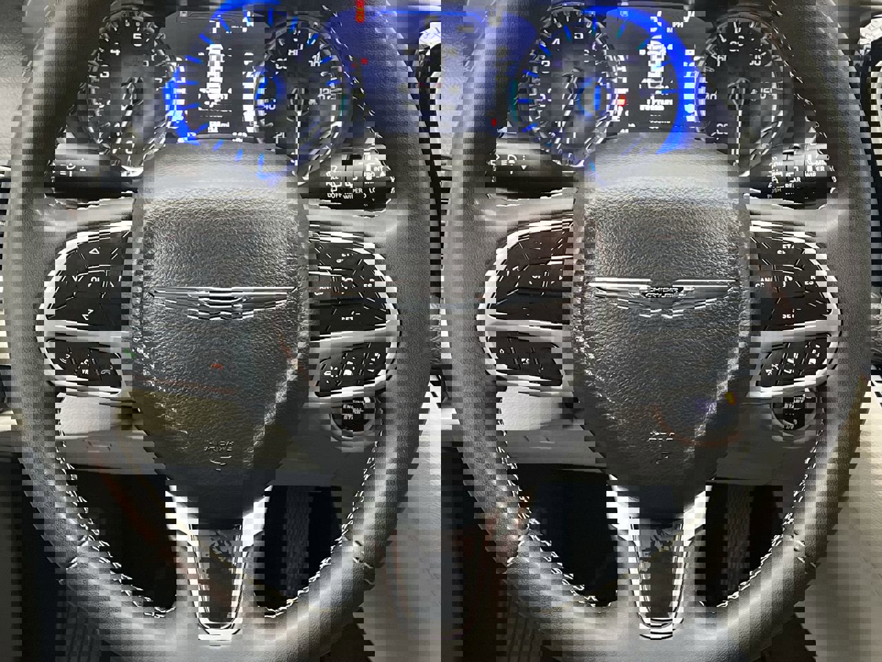 Used 2024 Chrysler Pacifica Touring-L image 15