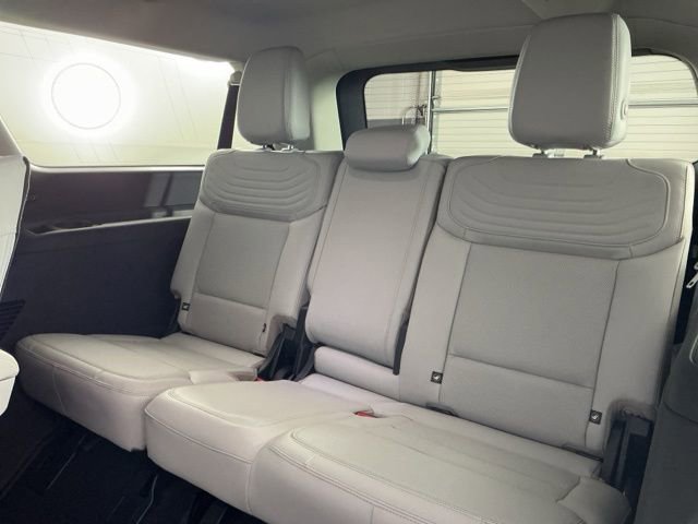 New 2026 Ford Expedition Max Platinum image 31