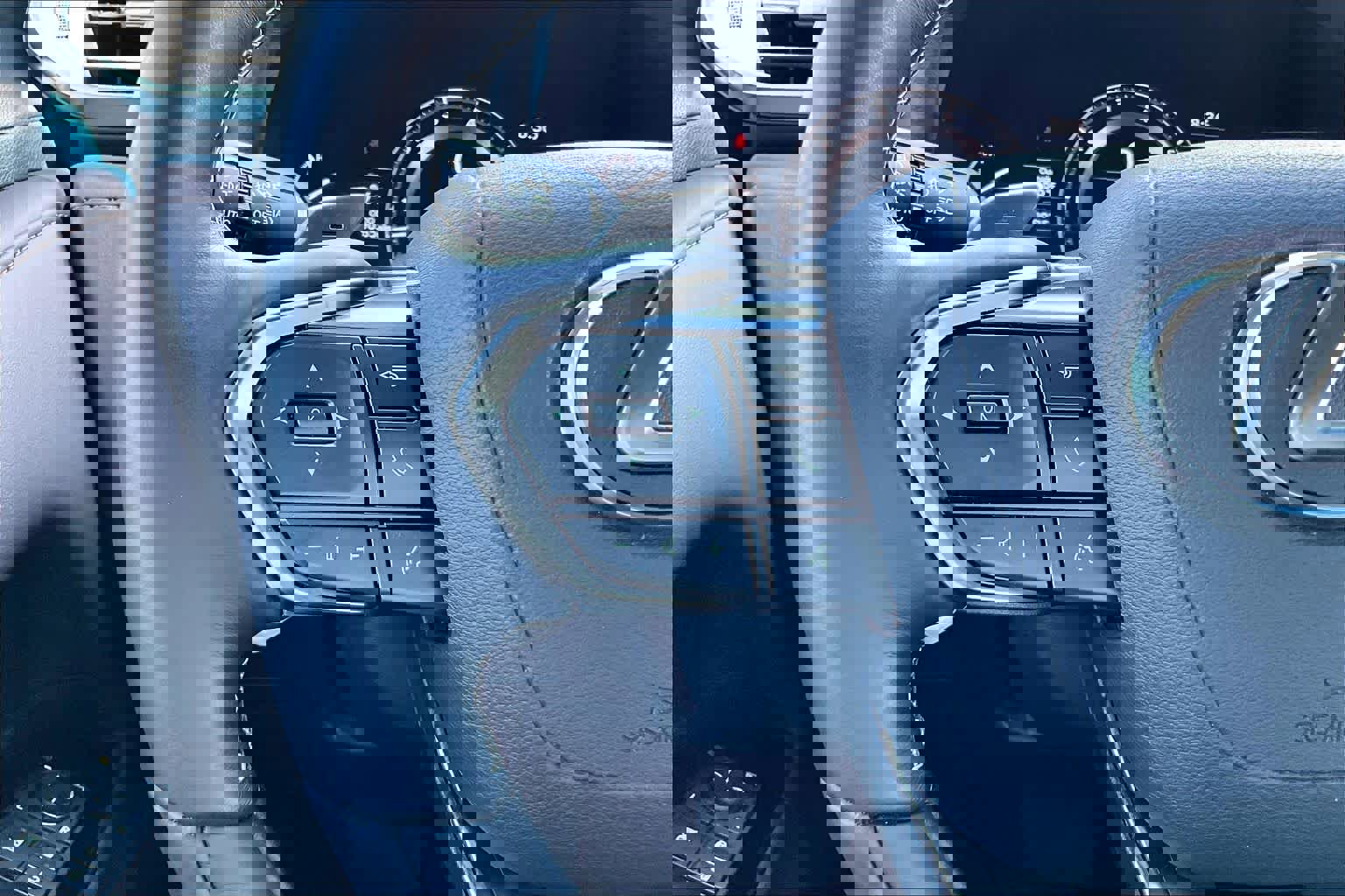 Used 2024 Lexus LX 600 4WD w/ Luxury Package image 21