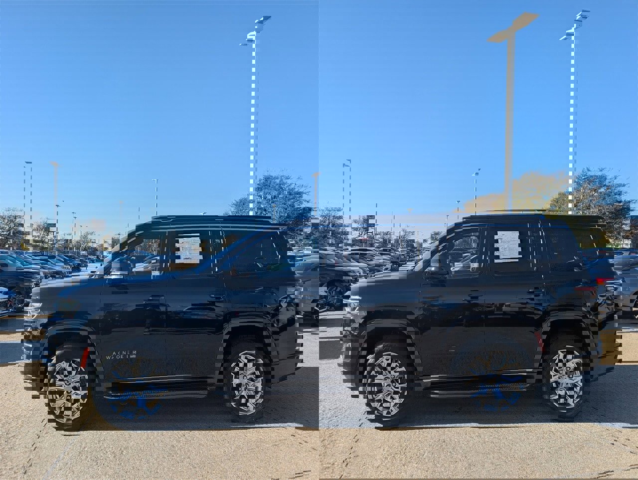 Used 2022 Jeep Wagoneer Series II image 3