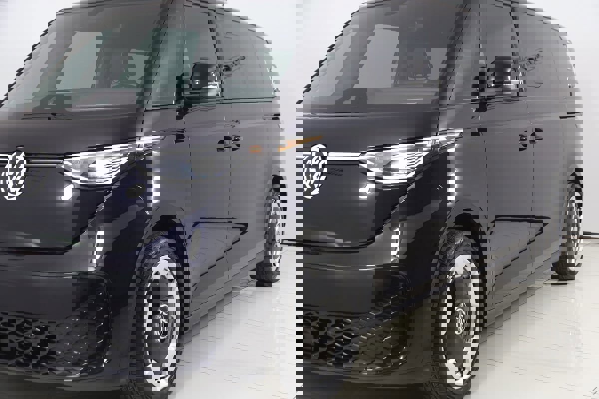 Used 2025 Volkswagen ID. Buzz Pro S image 60