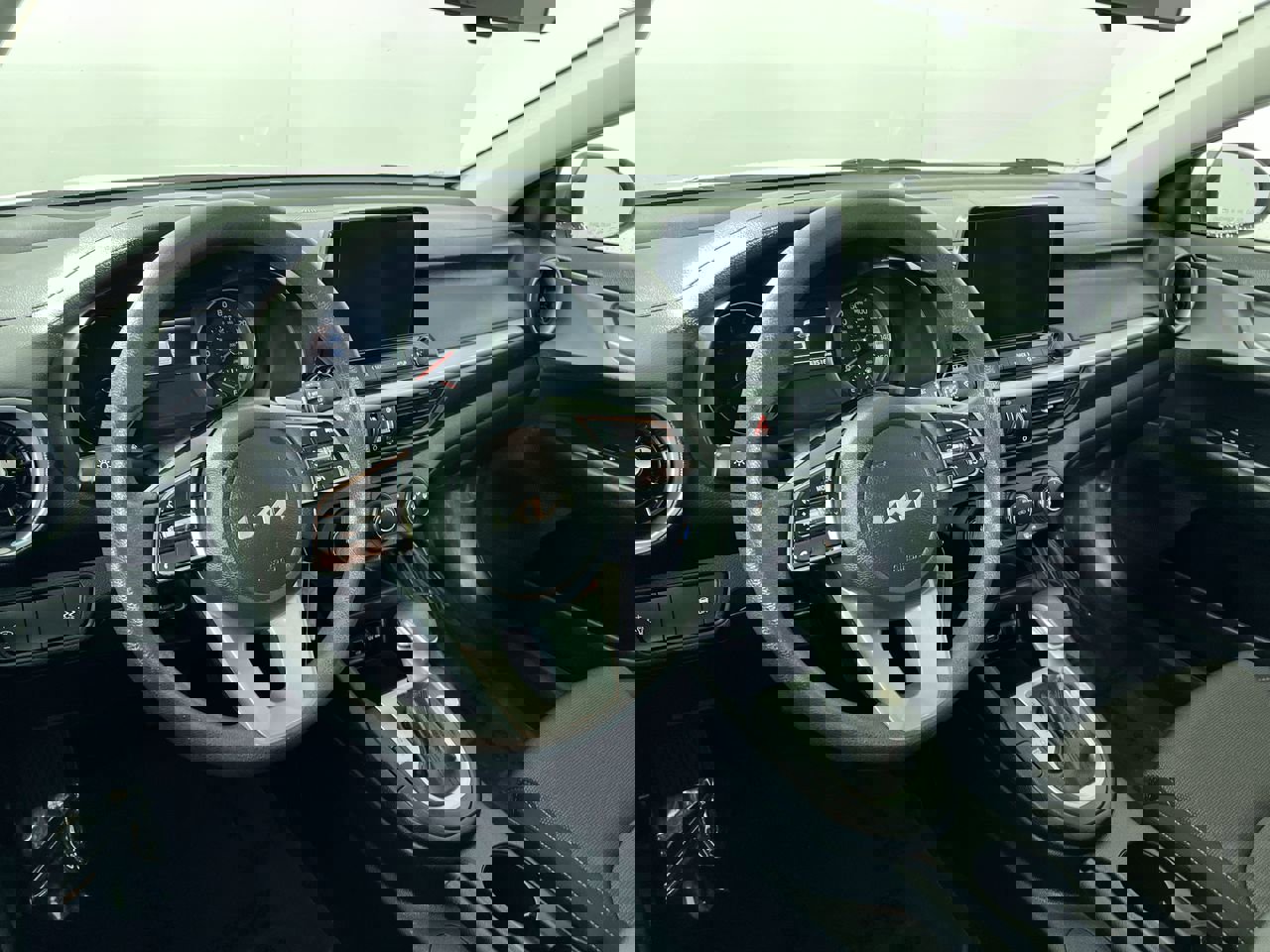 Certified 2023 Kia Forte LXS image 28