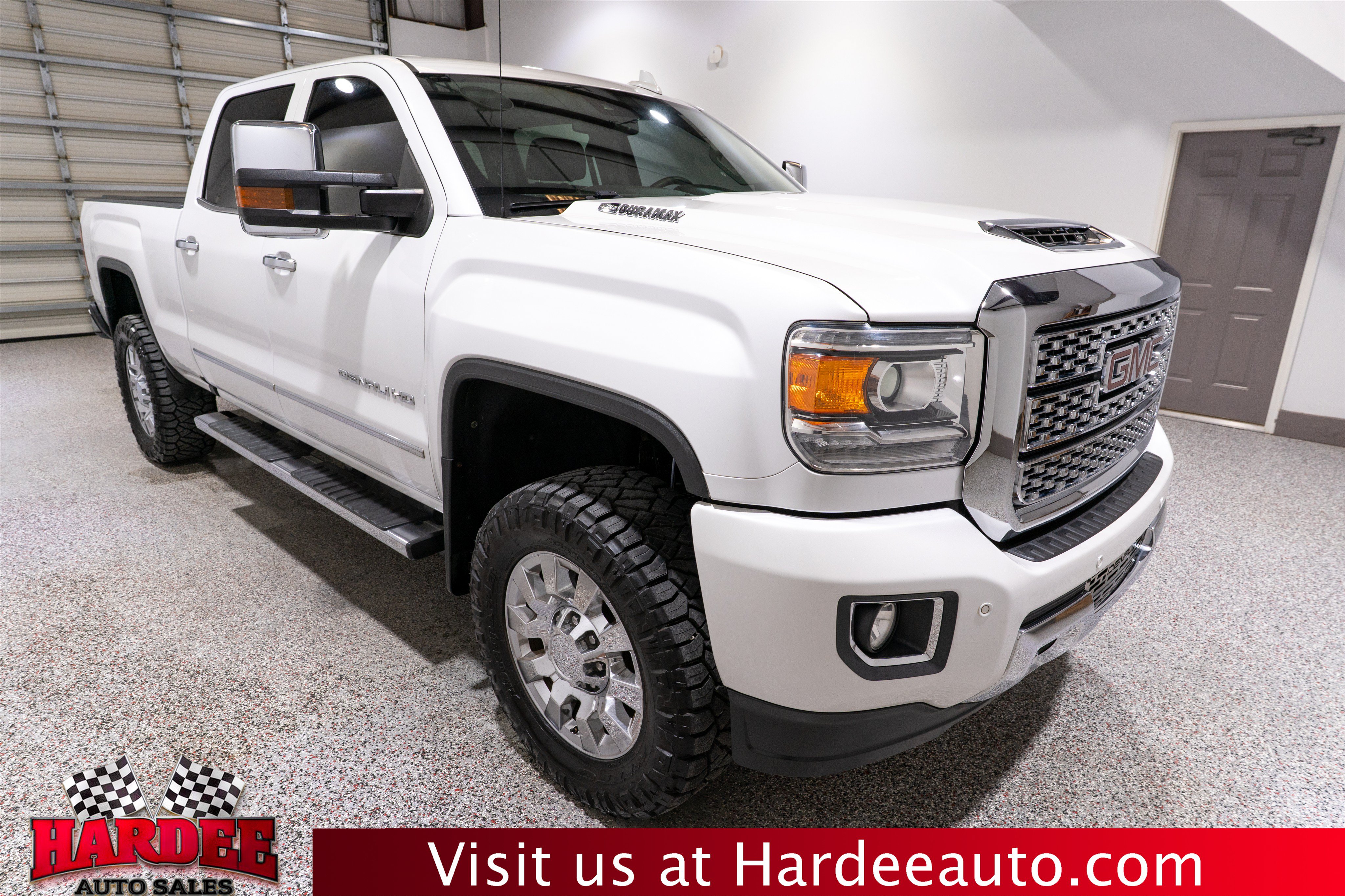 Used 2019 GMC Sierra 2500 Denali w/ Duramax Plus Package AWD/4WD image 6