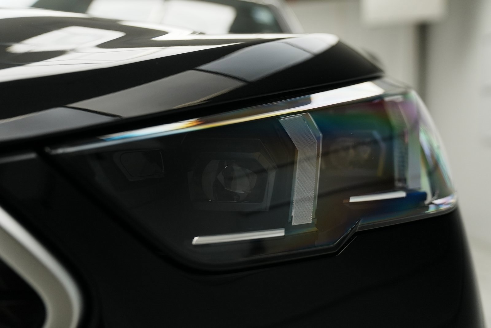 Used 2025 BMW X2 xDrive28i w/ Convenience Package image 17