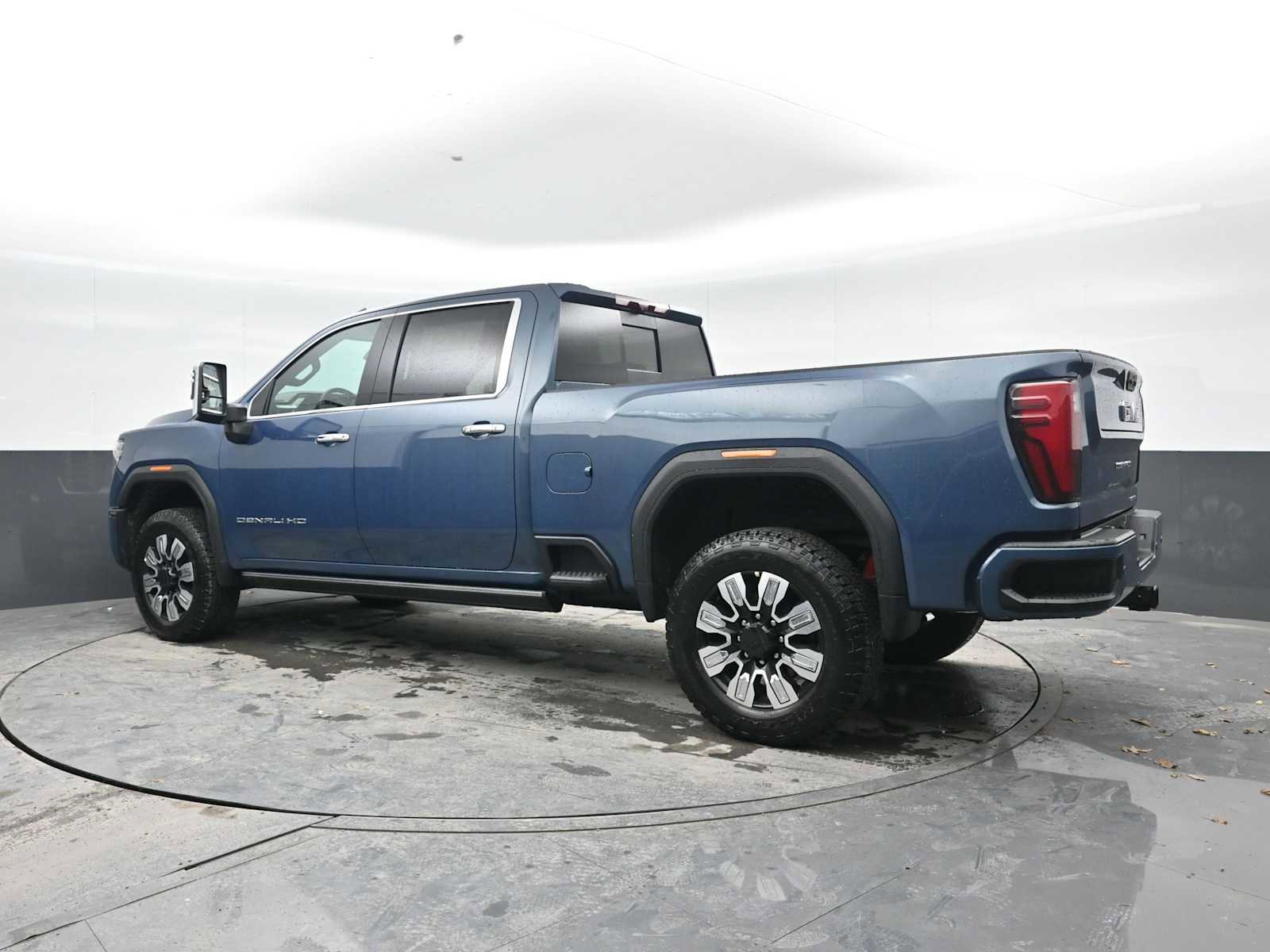 New 2026 GMC Sierra 2500 Denali w/ Denali Reserve Package image 2