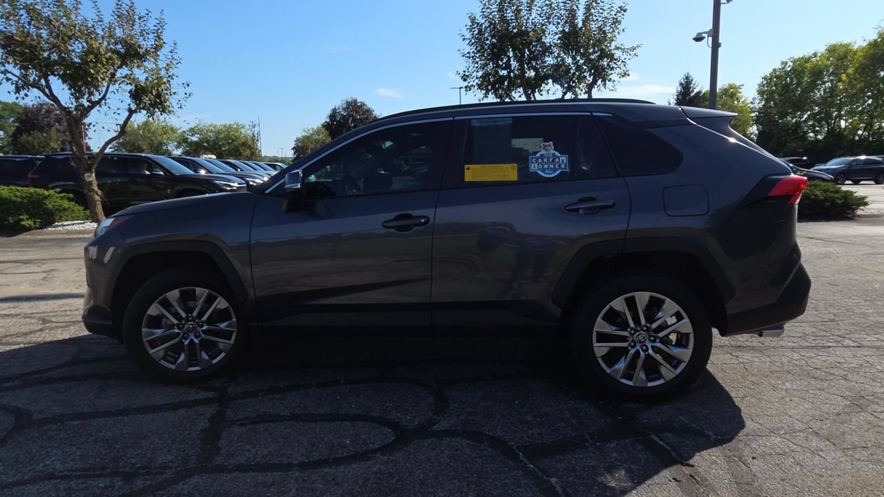 Used 2022 Toyota RAV4 XLE Premium FWD image 5