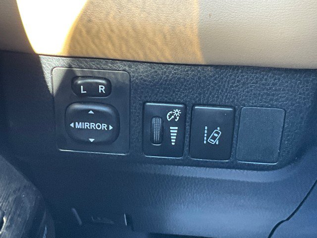 Used 2018 Toyota RAV4 Limited image 14