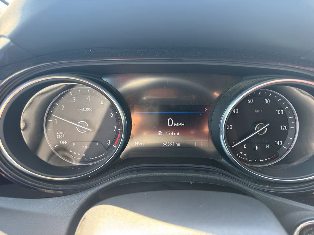 Used 2022 Buick Encore GX Select w/ Sport Touring Package FWD image 17
