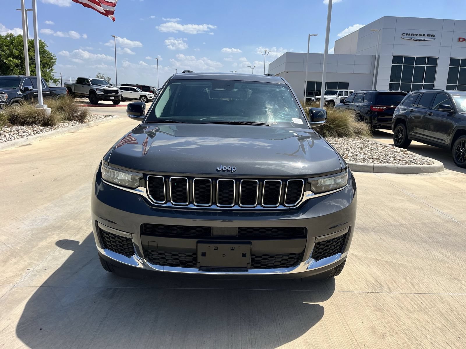 Used 2023 Jeep Grand Cherokee L Limited RWD image 8