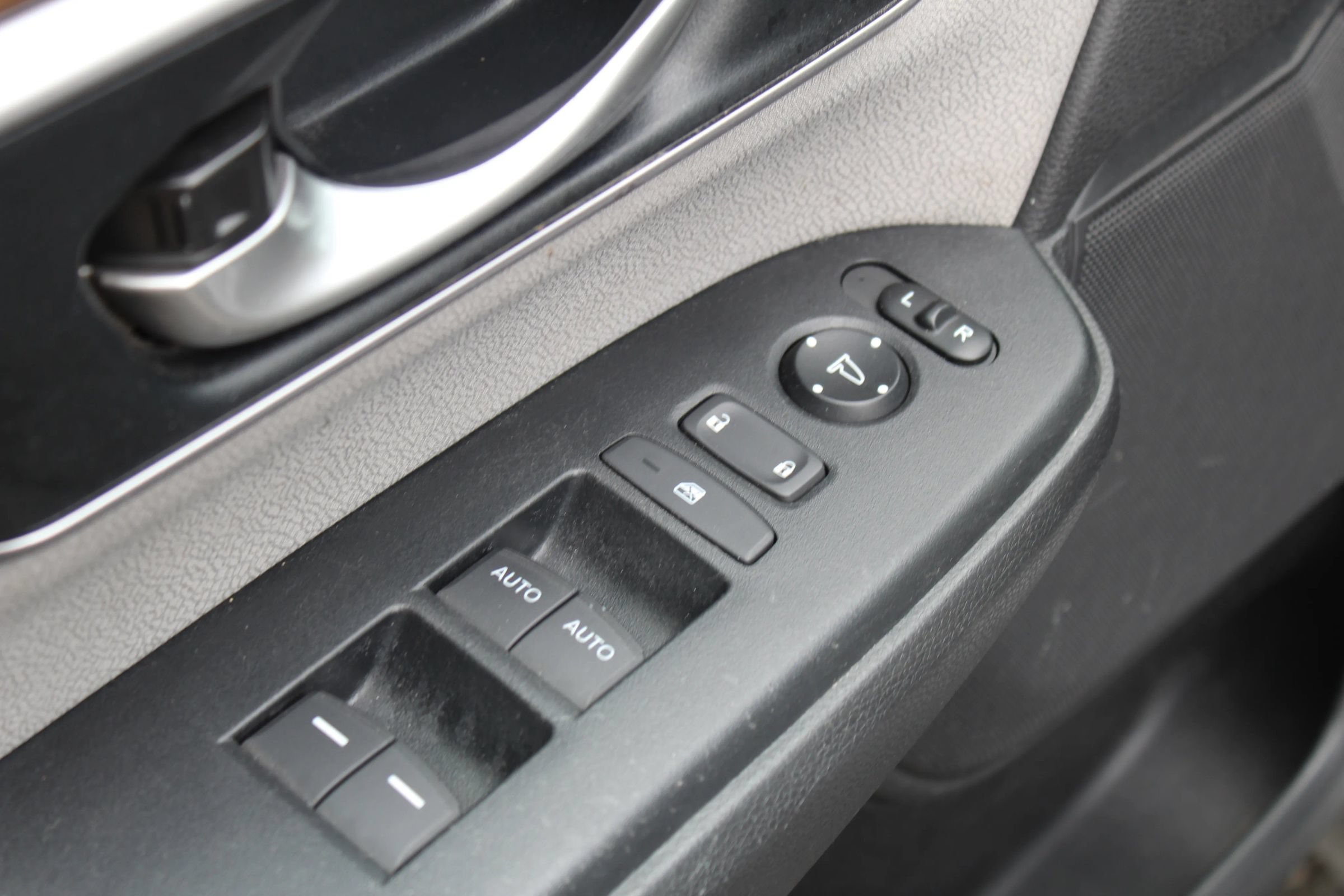 Used 2018 Honda CR-V EX image 24
