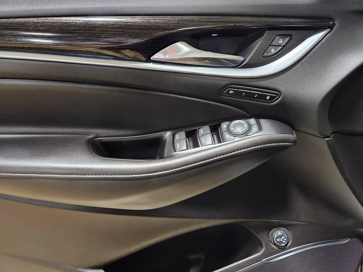 Used 2019 Buick Enclave Avenir w/ Avenir Technology Package FWD image 43