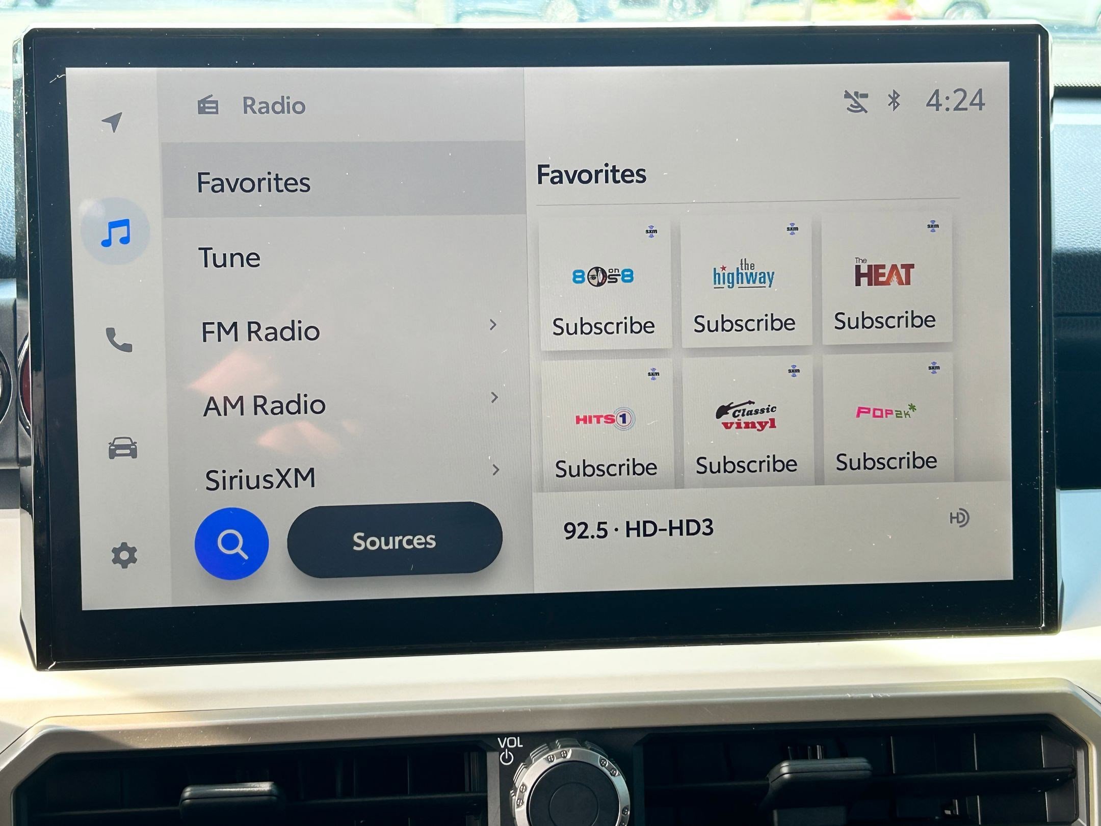 Certified 2024 Toyota Tacoma TRD Off-Road AWD/4WD image 20
