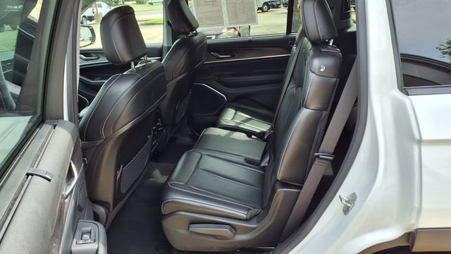 Used 2023 Jeep Grand Cherokee L Limited w/ Luxury Tech Group II RWD image 6