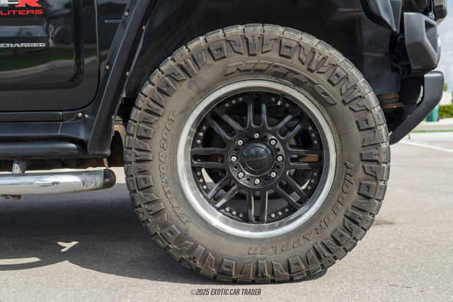 Used 2004 HUMMER H2 w/ Preferred Equipment Group image 83