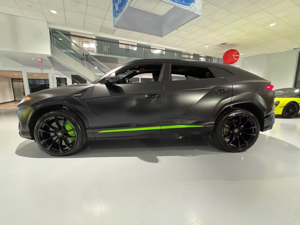 Used 2020 Lamborghini Urus image 3