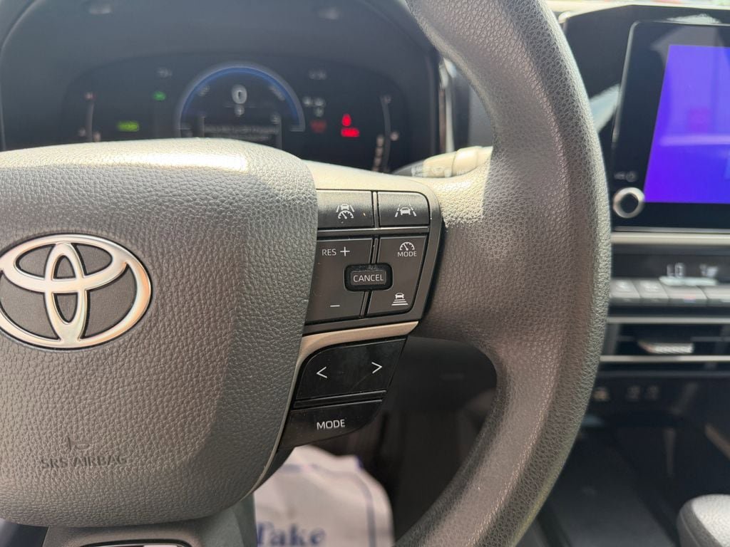 Used 2025 Toyota Camry LE FWD image 15