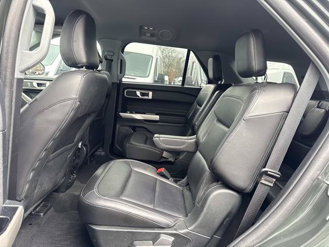 Used 2023 Ford Explorer XLT w/ Equipment Group 202A AWD/4WD image 30