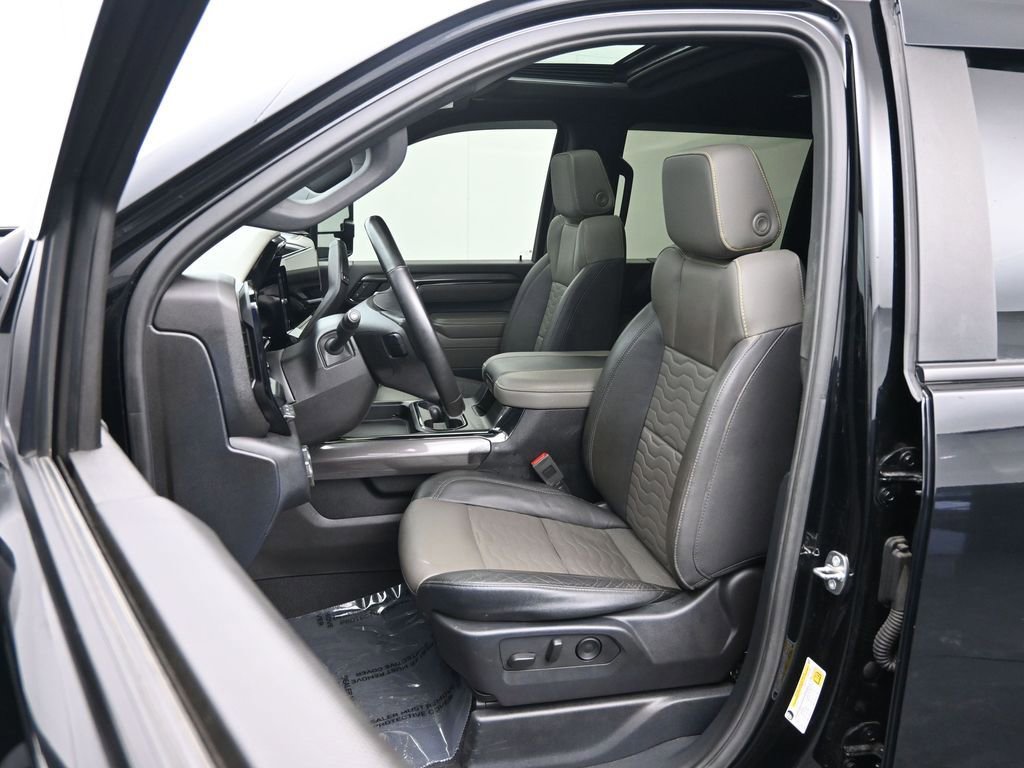 Used 2024 Chevrolet Silverado 2500 ZR2 w/ Technology Package image 25