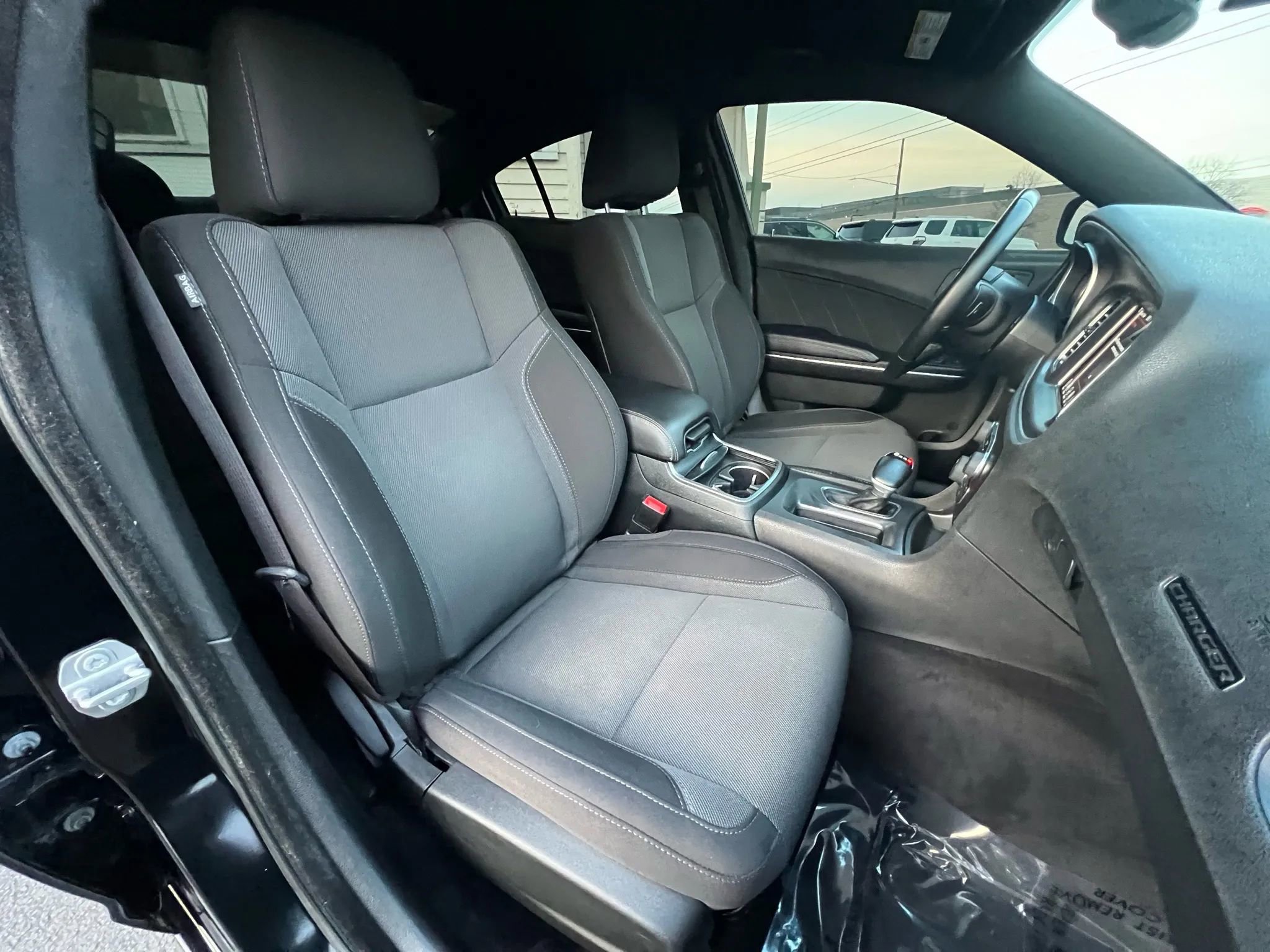 Used 2017 Dodge Charger SXT image 33