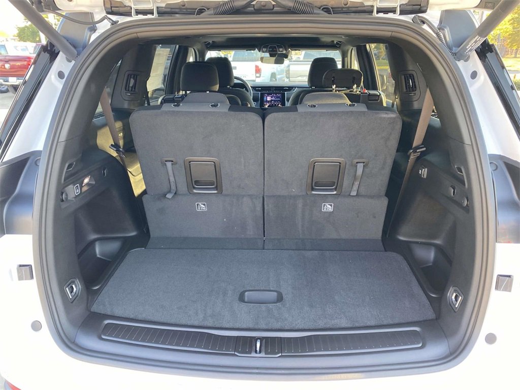 New 2025 Jeep Grand Cherokee L Laredo w/ Luxury Tech Group I image 35