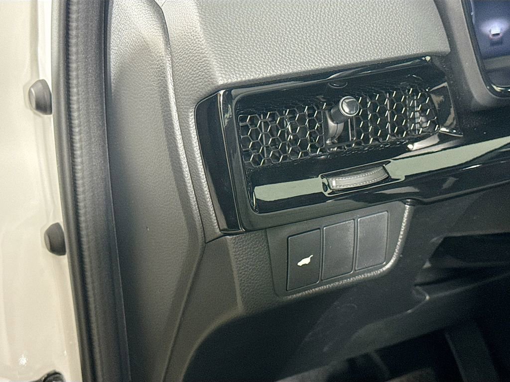 Used 2026 Honda CR-V Sport Touring image 10