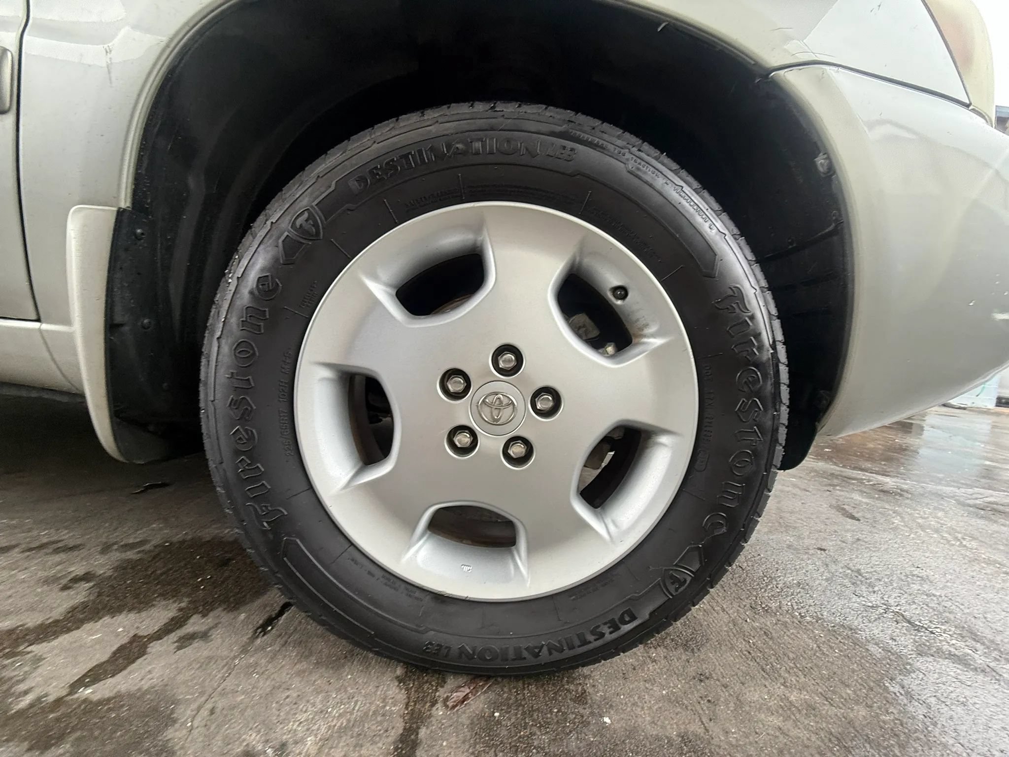 Used 2004 Toyota Highlander Limited FWD image 25