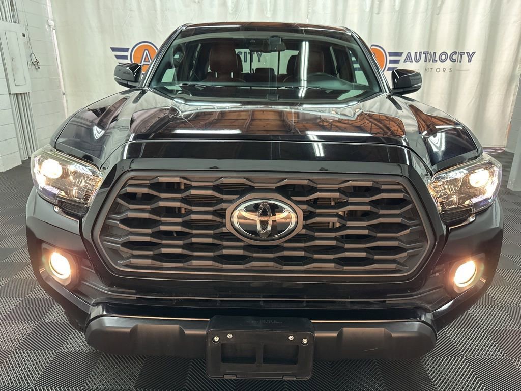 Used 2020 Toyota Tacoma TRD Off-Road w/ Technology Package image 3