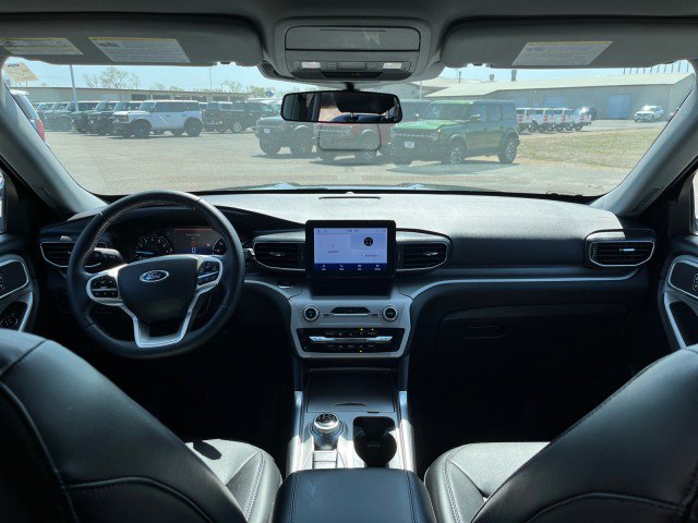 Used 2023 Ford Explorer XLT w/ Equipment Group 202A image 25