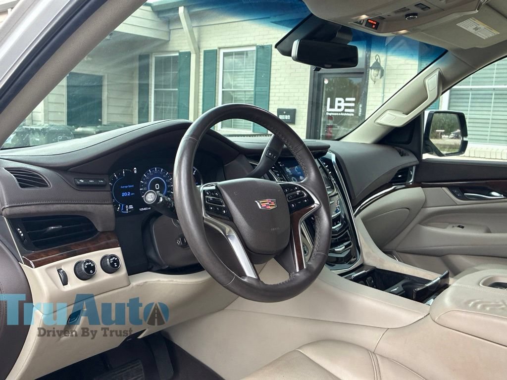 Used 2017 Cadillac Escalade Premium Luxury w/ LPO, Radiant Package AWD/4WD image 27