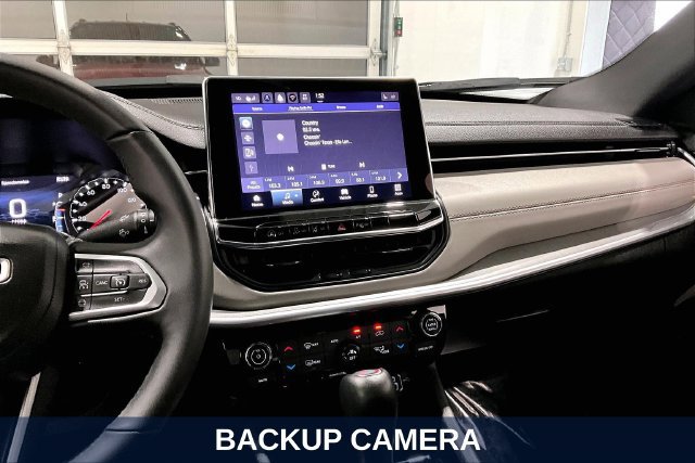 Used 2025 Jeep Compass Limited AWD/4WD image 12