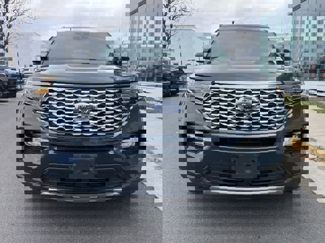 Used 2023 Ford Explorer Platinum w/ Technology Package image 2