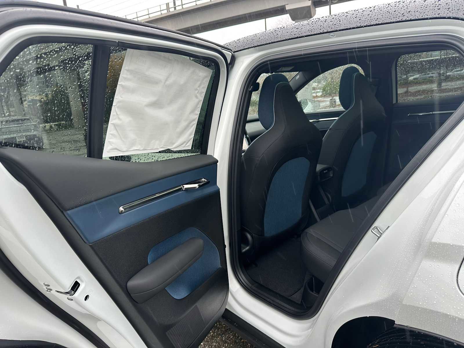 New 2026 Volvo EX30 Plus w/ Protection Package Premier AWD/4WD image 16